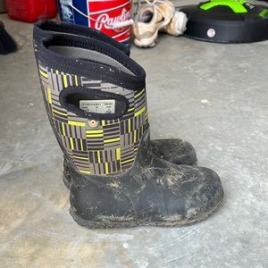 Boggs boots size 1